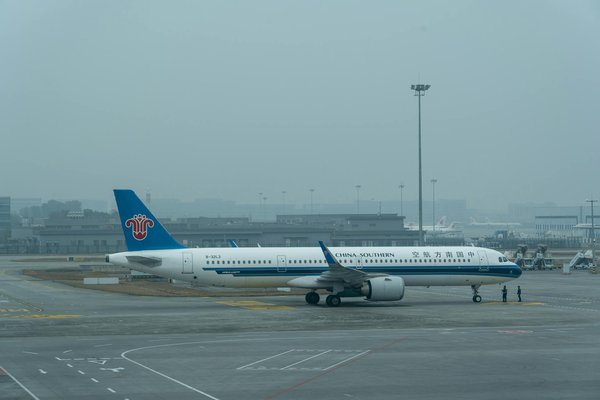 What are the best UK sightseeing tours for budget travelers?